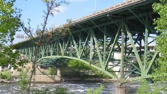 How the Minneapolis Bridge Collapse Stunned America