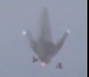 🚨 BREAKING UFO CLAIM: Alleged Massive Craft Filmed Over Austin, Texas on April 23, 2026Image refined & Processed by https://t.co/7Y1mPuUTIJA futuristic-looking object, two smaller companion craft, a sudden flash, then disappearanceA newly circulated piece of alleged UFO footage, reportedly released on April 23, 2026, is drawing attention online after claims that it shows a large unidentified object over Austin, Texas.According to the claim, the video appears to show a massive craft suspended or