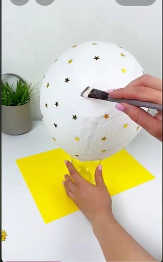 DIY Moon Lamp Made with a Balloon & Paper || Starlight Moon Lamp DIY | Paper Mache Craft