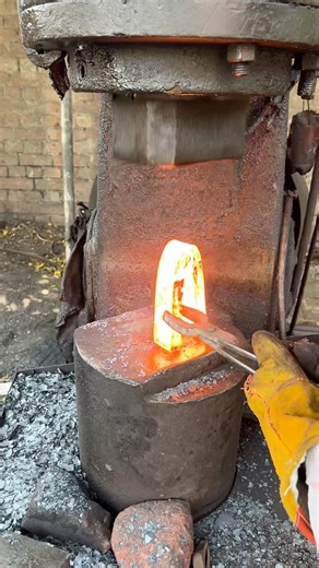 Damascus Steel Making process #trendingshorts #machine #forging #damascussteel #foryou #hkworking