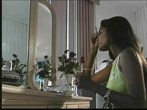 Sove Lanmou, T-Vice, 1996. Se dezyèm videyoklip mwen te reyalize pou T-Vice. Se egalman premye videyoklip Ayisyen ki monte ak lojisyèl Adobe Premiere (Vèsyon 1) e mwen sonje se te yon kochma, espesyalman poutèt pwoblèm konpresyon ak senkwonizasyon imaj ak son. Nou pa ka imajine jan teknoloji a rann bagay yo pi fasil kounye a. 😀N ap jwenn tout videyo ansyen mwen poste yo ak anpil lòt sou lyen sa: https://filmhaiti.com/en/category/music/ | Richard Senecal