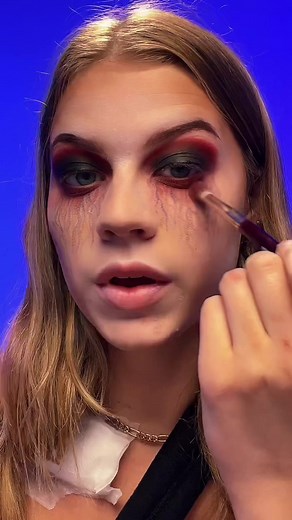 Vampire Makeup Tutorial for Halloween | Smoky Eye and Veins | Makeup Hack