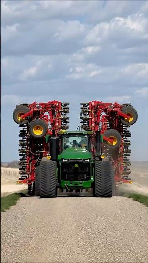 Discover the John Deere 8R: The Tractor That Drives Itself!