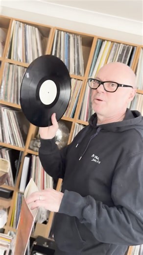 Another day, another memory pulled from the collection. This time, one of my all-time favourites by a band who were hugely influential on my teenage years and probably the artist most responsible for forming my love of Electronic Club Music. This is New Order at the peak of their powers in 1986 with the legendary Shep Pettibone on remix duties for ‘Bizarre Love Triangle’. 🙌🪩❤️ To say I was obsessed with both New Order and Shep at this time would be something of an understatement! 😳 #vinylreco