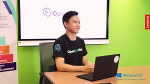 【ThinkPad - 夢創客】OpenCertHub OpenCertHub係一間由香港創科團隊創立嘅公司，自主研發網上大數據技能考試平台，推動全民數據化及數據智商，係亞太區唯一獲得CPFA®國際專業認證資格官方授權嘅機構！ 除咗喺香港， OpenCertHub嘅業務已經拓展到唔同地方，所以Andy經常需要進行conference call支援各地嘅工作。可以令會議得以運作暢順嘅商務電腦就最得佢心！ Lenovo ThinkPad X1 Carbon嘅360度遠場microphone全方位收音，就算成team人圍住開會，都可以準確接收每個同事嘅發言。接收距離仲遠至4米，最適合Andy喺大小會議室同同事進行conference call，令到佢哋嘅會議效率大大提升！ ThinkPad不斷創新，以完善功能貼合OpenCertHub同埋不同種類嘅業務需要，陪伴中小企邁步向前。 【ThinkPad - Dream Blessed】OpenCertHub OpenCertHub is founded by an Innovation and Technology Team in Hong Ko