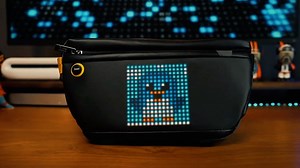 #Divoom Sling Bag Pixel Art LED Daypack - Chiếc tui đeo xéo độc đáo với màn hình LED Pixel tuỳ biến hình ảnh. Cùng thiết kế nhiều ngăn đựng phụ kiện, iPhone, iPad... Đồng hành cùng bạn trên những chuyến đi! | Lucas Combo