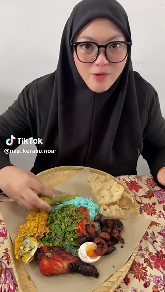 Nasi Kerabu: Discover the Viral Trend!