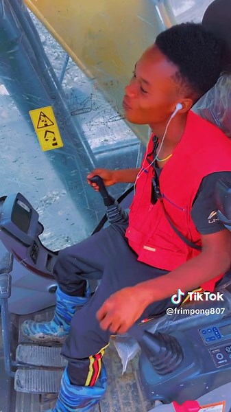 Excavator Operation Techniques in Construction Sites