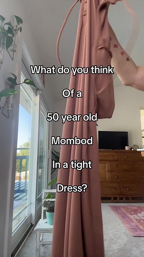 What do ya think?? #mombod #thickwomen #hotmomclub #thickerthanasnicker #cougar #hotmomsoftitkok #thick #over40 #over50 #dress #over50women #mature