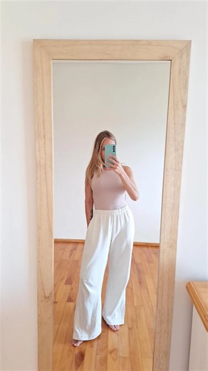 Moldes Unicose on Instagram: "29=🎉Coser Contigo Nuestro regalo del mes para ti ya llegó a la app para celulares!!! Este mes hacemos un pantalón jogging que nos tiene así 😍 Es el molde Mpant 2501 y está para descargar gratis en la sección Imprimir de nuestra app Moldes Únicosé La Moldería ✨️Recuerda que puedes compartir el molde para enviarlo a imprimir si no lo imprimes en tu casa 🏡 Cuéntanos si lo vas a hacer y por favor muéstranos cómo quedó 😍 #Moldes #MoldeGratis #freePattern #pattern #mo
