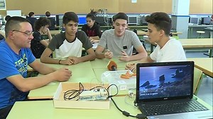 Alumnos de secundaria y de bachillerato crean aplicaciones sencillas para mejorar la vida de las personas con discapacidad