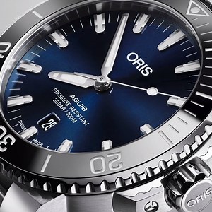 1.5M views · 1.2K reactions | For us, innovation must always serve function. For example raising our bezel by 2 mm improved the grip. Just a little. When you care about mechanical watches, just a little matters a lot. Oris Aquis, Date. A stylish aesthetic, high-performance, practical appeal – the perfect watch for the demanding 21st century watch buyer. Available in case size Ø 43.5, Ø 39.5, and Ø 36.50 mm | Oris | Facebook