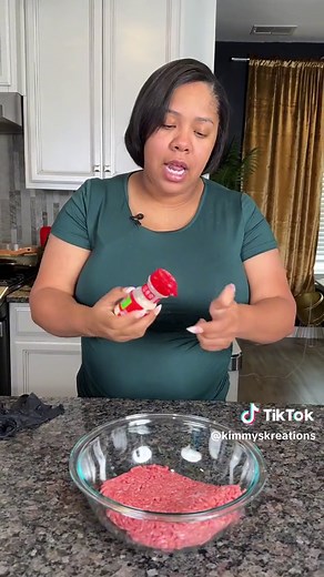 I call these Big Mac Sliders but apparently yall are calling it Big BACK sliders! Lmao #kimmyskreations #bigmacsauce #bigmacsliders