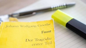 Goethes Faust keine Pflicht mehr im Unterricht: So reagieren Kulturexperten und Schulleiter