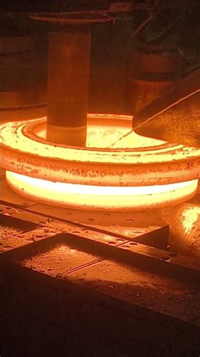 Inside the factory Automated large-scale ring rolling process #process #machine #forging #automatic