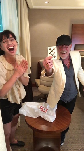 Mesmerizing Card Trick with Paz Lenchantin | Magic Monthly September 2022