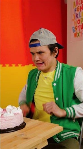 🍰 Can FRIENDS SHARE CAKE Fairly? Yes, Let’s Divide! #shorts #kids