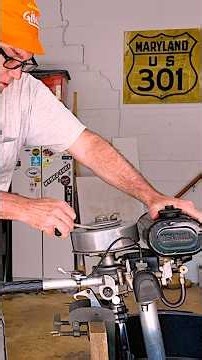 Starting an old 2 stroke outboard #2stroke #outboardmotor #seagull