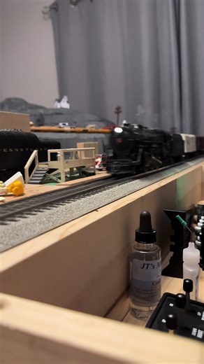 #highspeed #1950s #postwar #lioneltrains #lionelpostwartrains #fastasfboi #zoom #675lionelpostwar #passenger #train #foryoupage #fupage #staytuned