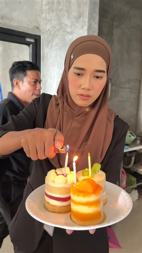 จีลี่ ปัตตานีเซลล์นา on Reels