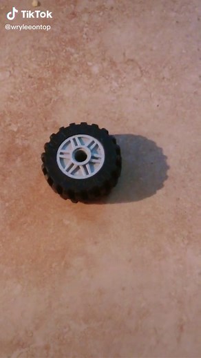 Crea tu propio Beyblade de Lego y ¡prepárate para la batalla!