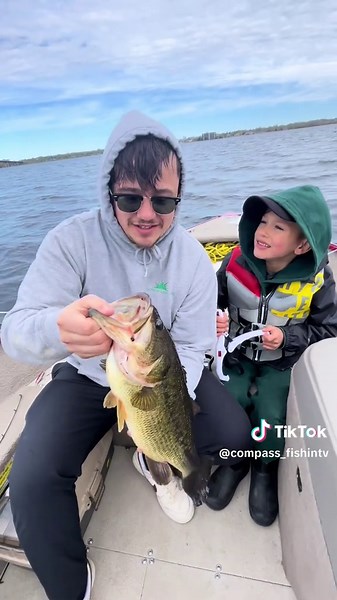 Finally back out on the water! Take a look at this 4.94lbs Large Mouth Bass #bass #trendingvideo #largemouthbass #fyp #bayofquinte #fishing
