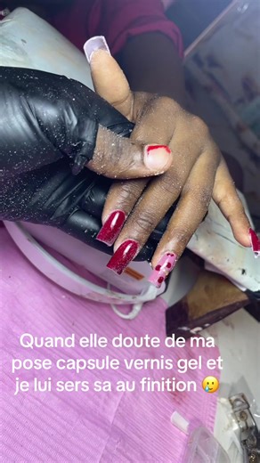 Pose capsule vernis gel Douala Nyalla #capsule #formationonglerie #gainagepieds