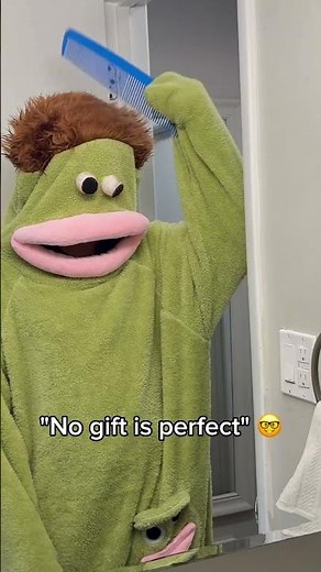 The best GIFT 😭 🖇️ FREE LARGE COMB + Link in bio!! 👀 #pajamas #onesies #viral