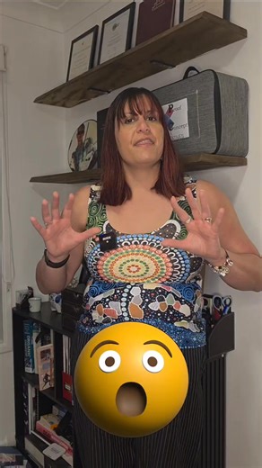 The Predator That Turns Its Head Like an Owl Ever seen an insect tilt its head at you — like it’s judging your life choices? That’s the praying mantis, the only insect on Earth that can rotate its head almost 180 degrees. This freakish flexibility gives it a massive field of view — perfect for ambushing prey. Mantises have triangular heads perched on elongated necks called prothoraxes, allowing them to swivel and track movement while the rest of their body stays perfectly still. Their compound e