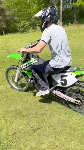 2Stroke #theengineroom #kx250 #kdx200 #kawasaki #ridegreen #dirtbike #motocross #enduro #2stroke