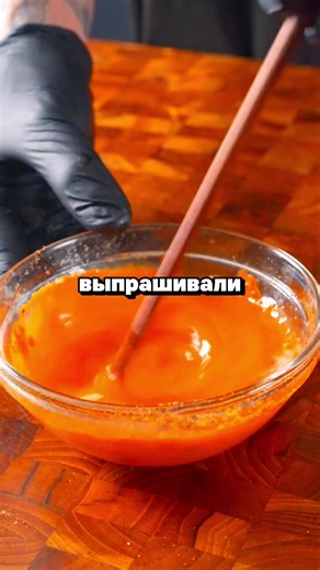 Дети требуют бесплатные хот-доги на городском событии