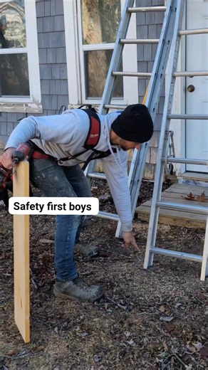 424K views · 1.3K reactions | Staying safe while doing Roofing is key to getting the job done quickly! When the ground is frozen you can actually install screws into it to hold your ladder from slipping out. Home improvement project DIY tips and tricks. #carpentrytips #construction #contractor #tipsandtricks #HomeImprovement #hacks #carpentry #builder #deck #tools #diy | Your Favorite Contractor | Facebook