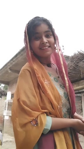 chahte sab jise main wo hasi Chandni