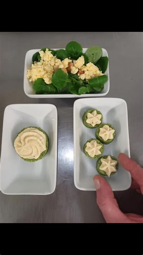 Le manger main ou finger food Est un sujet trop peu aborder malgré les freins ça reste une adaptation du format afin de facilité la prise en main et répondre efficacement à un besoin ou une prescription Une ouverture sur le champ des possibles dans ce domaine Bonne lecture à tous !!! LA TEAM Jennifer Mangin 😉😘 Sampino Gregory Donovan Brian Kozlowski Sébastien Maillet Cody Ldc François Bouyssonnie Lou Mpa Laurent LE Mercier Pascal Targon Nutrisens #follower @à la une #cuisineEhpad #mangermain #