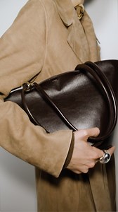 Muted and neutral tones have taken over our outerwear collection and we’re not complaining about it 🤎 #MangoWoman | Mango