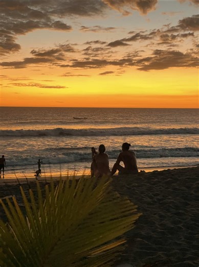 ✨ Giveaway Time! ✨ To start off the new year we‘re giving away one free night in a private room 🛏️ and one free night in a semi-private room 🌙 (one winner per category) Here’s how to participate: 1️⃣ Follow us 2️⃣ Like this post ❤️ 3️⃣ Leave a comment below ⬇️ 📅 The giveaway ends on Monday, 12th of january at 11:59 PM. The winners will be chosen at random from all valid entries and contacted via direct message. 💌 Good luck and thank you for being part of our family! 🍀 *This giveaway is in n