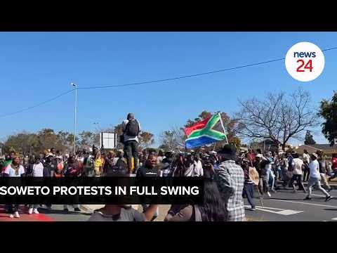 'We are not afraid of blood' Soweto protests in full swing | WATCH