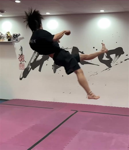 足ピンッで魅せるトリッキングの世界