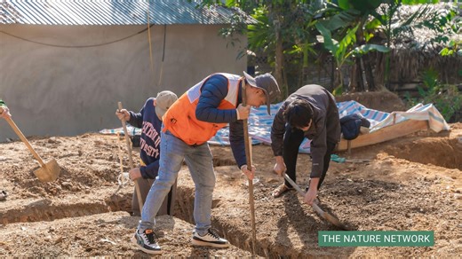 Scientists discover ancient lizard with snake-like jaws