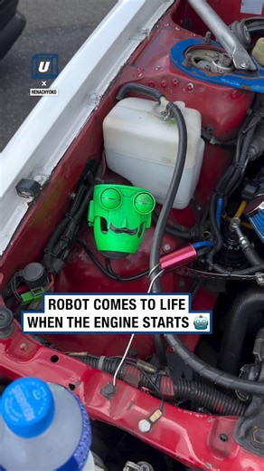 This robot comes alive when the engine is switched on! 🚗 | UNILAD Tech