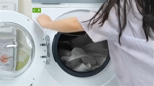 10公斤大容量，一次洗净全家衣物