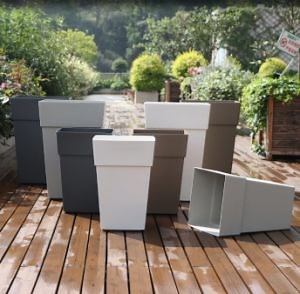 [Hot Item] Novelty 2023 New Design Flower Tree Grow Plastic Pots for Succulents Maceteros Rectangular Medium Size Planter Pot with Wheels (H-4-2)