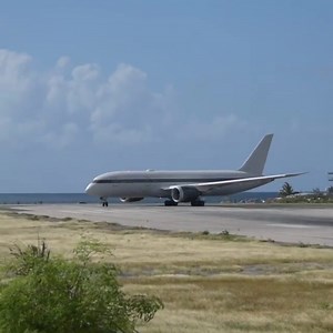1.2M views · 9K reactions | P4-BDL, Roman Abramovich's new Bandit, departing Princess Juliana International Airport - St. Maarten. Boeing 787-8 #Dreamliner BBJ. Video: Oliver Gibbons via instagram.com/ogeesxm_aviation | Aeronews | Facebook