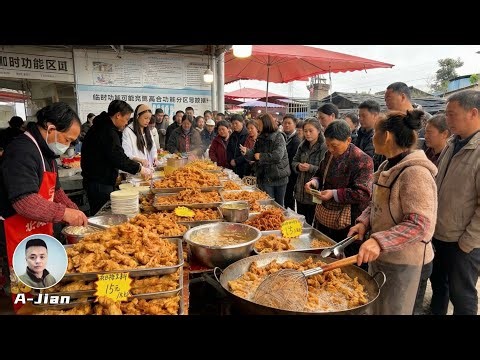 What Do Chinese People Love to Eat? Chengdu Market Food Tour Revealed!