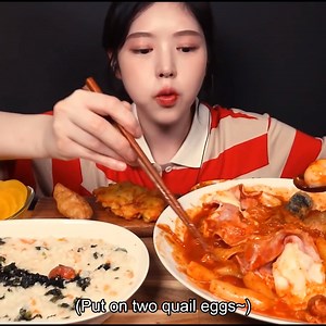 Hello everyone ! This is Boki🤗 I wanted to eat something spicy, so I tried the original Yupdduk flavor for the first time… I always ate it with other menus, but I only ordered tteokbokki today🙃 I added egg porridge, cheese, cellophane noodles, bacon and Vienna sausages! It was spicy, hot and hard time, but it was delicious! Eating a variety of toppings on top of egg porridge made spicy food neutralized and the combination was good👍🏻 Enjoy your meal too🙏🏻💕 | 복희Boki Mukbang ヅ
