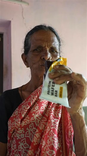 SREYAS on Instagram: "Protein waffer bar 😌 Those who are on diet do try this, its so good. But no preservatives, no added sugar. But it contains 2g fiber and 10g pure protein. And now its available in your nearby stores also. If youre buying via online use my code ZOOZ10 for extra discount @avvatarindia #ﬁtness #gym #bodybuilding #diet"