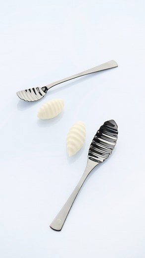 New in store, Wavy quenelle spoon. 20% off Black Friday. | Frank Haasnoot