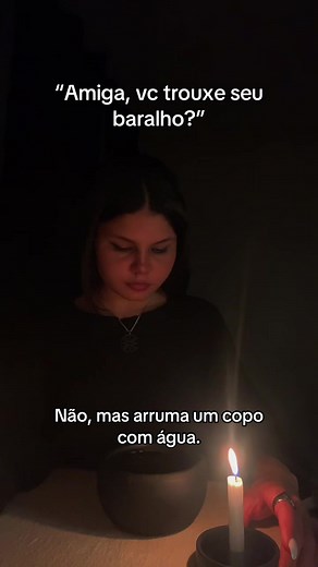 Explorando Bruxaria e Tarot: Scrying com Água