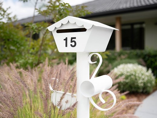 How To Paint Metal - D.I.Y. Advice  - Bunnings Australia