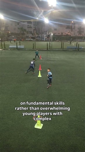 U10 Warm up passing receiving drill #soccer #futbol #futebol #practice #fußball #u10 #u8 #sepakbola